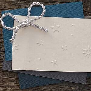 Karten mit weihnachtlichem Prägedruck