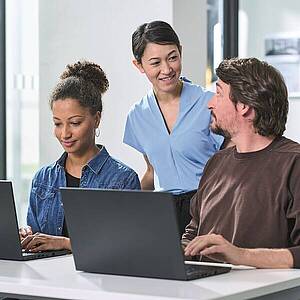 vhs Computerkurs Teilnehmer eines vhs Computerkurses