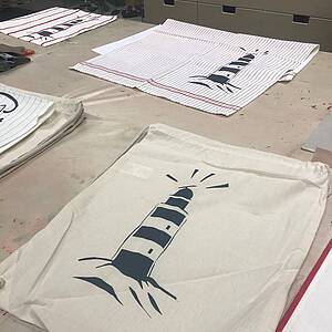 Leuchtturmmotiv auf Stoff gedruckt