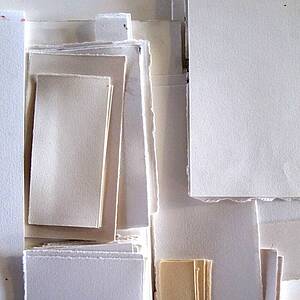 Verschiedene Büttenpapiere